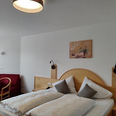 Hotel Garni Herz Tirolo Værelse billede